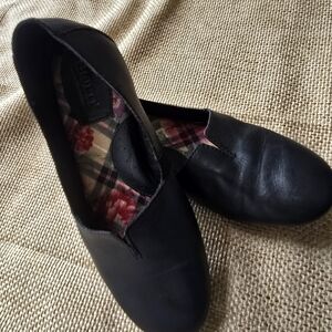 Born Black Minimalist Flats